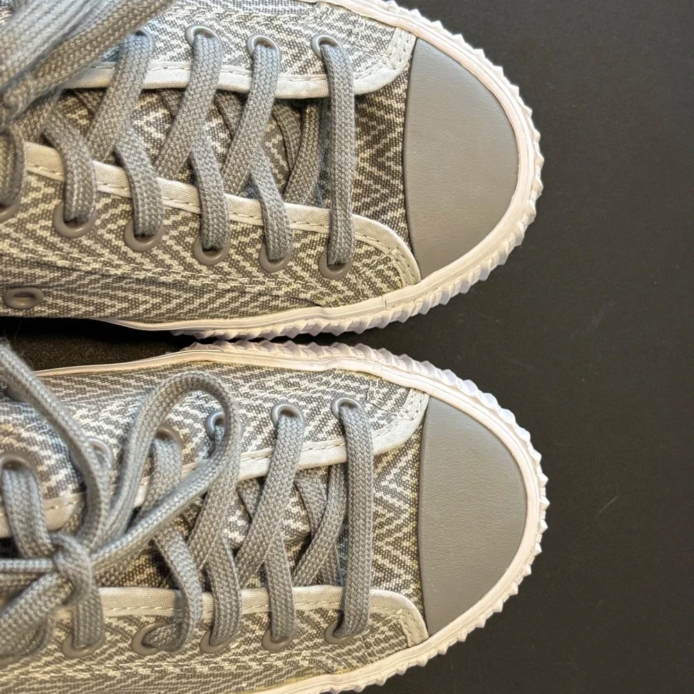PF Flyers Center Lo Size 10.5 Womens Grey Herringbone Canvas Sneakers